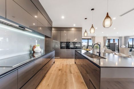 Photo of property in 45 Armstrong Farm Drive, East Tamaki Heights, Auckland, 2016