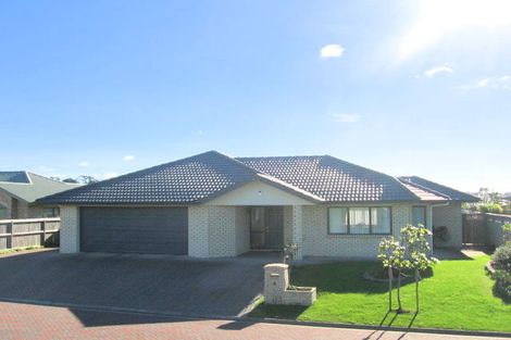Photo of property in 8 Ennerdale Lane, Henderson, Auckland, 0612