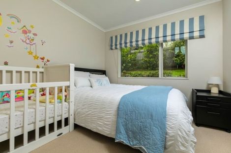 Photo of property in 84 Kittiwake Drive, Schnapper Rock, Auckland, 0632