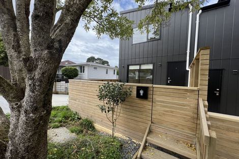 Photo of property in 1/20 Peach Road, Glenfield, Auckland, 0629