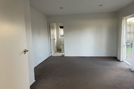 Photo of property in 16 Merlot Way, Te Atatu South, Auckland, 0610