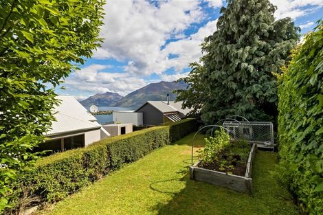 Photo of property in 82 Panorama Terrace, Queenstown, 9300
