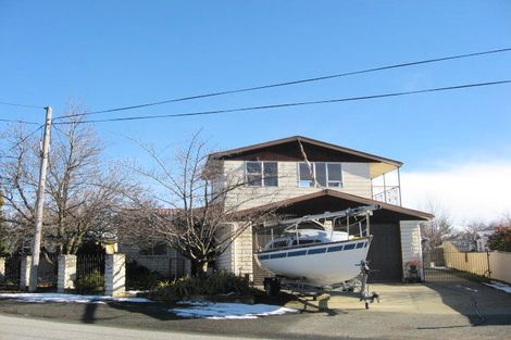 Photo of property in 2 Omahau Crescent, Twizel, 7901