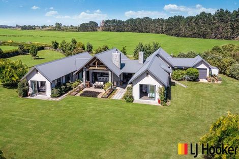 Photo of property in 98 Bushlake Way, Kingseat, Papakura, 2580