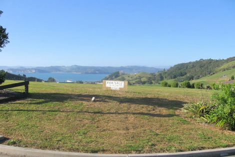 Photo of property in 1 Ohuka Place, Whitianga, 3510