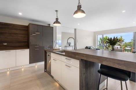 Photo of property in 22 Drayton Drive, Mount Pleasant, Christchurch, 8081