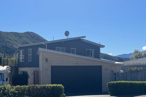 Photo of property in 255 Waikawa Road, Waikawa, Picton, 7220