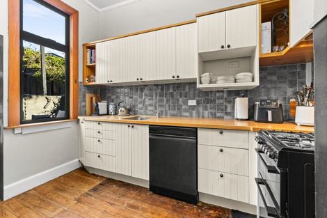 Photo of property in 507 Shakespeare Terrace, Bluff Hill, Napier, 4110