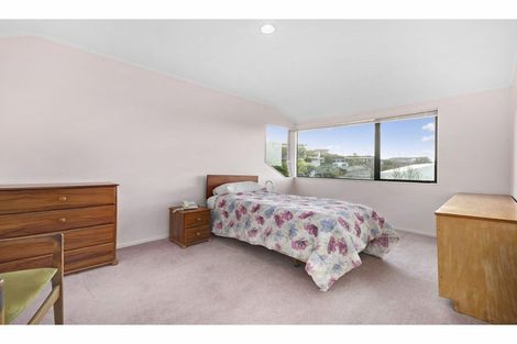 Photo of property in 2/37 Woodlands Crescent, Browns Bay, Auckland, 0630