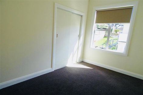 Photo of property in 14 Calvert Road, Moturoa, New Plymouth, 4310