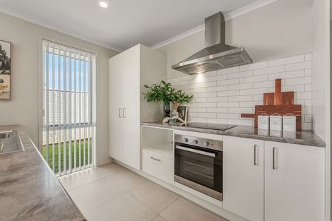 Photo of property in 61 Hills View Drive, Papamoa, 3118