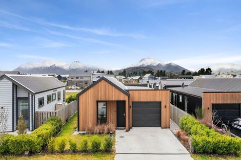 Photo of property in 42 Obelisk Street, Wanaka, 9305