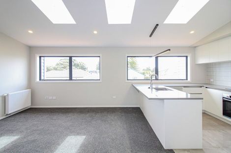 Photo of property in 4/7 Grays Road, Plimmerton, Porirua, 5026