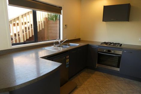 Photo of property in 9 Tamworth Crescent, Newlands, Wellington, 6037