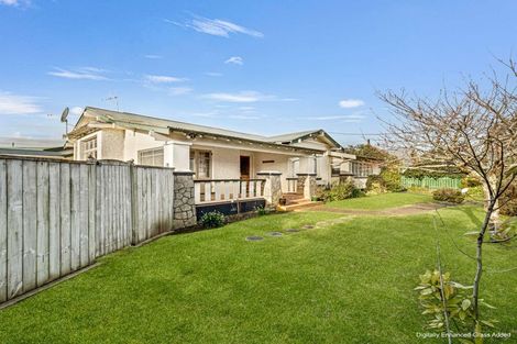 Photo of property in 28 Carlton Avenue, Gonville, Whanganui, 4501