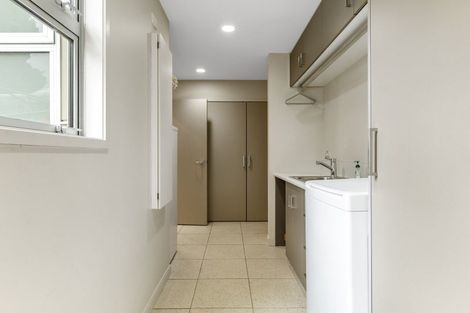 Photo of property in 10 Olivia Street, Stratford, 4332