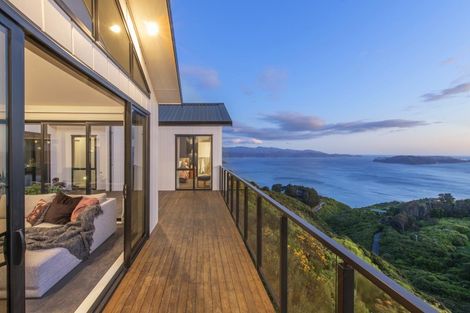 Photo of property in 23 Promontory Crescent, Newlands, Wellington, 6037