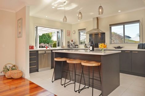 Photo of property in 12 Wood Street, Greytown, 5712