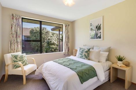 Photo of property in 8 Algie Place, Avonhead, Christchurch, 8042