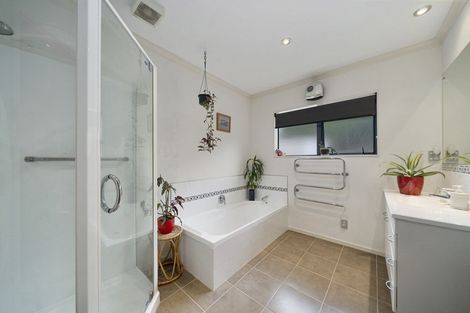 Photo of property in 5 Lambert Way, Paraparaumu, 5032