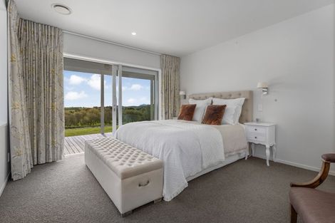 Photo of property in 86 Emerald Glen Road, Paekakariki, 5032
