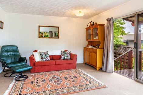 Photo of property in 18 Holland Grove, Richmond Heights, Taupo, 3330