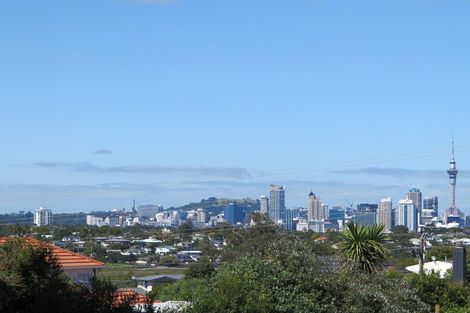 Photo of property in 14 Fentham Road, Hauraki, Auckland, 0622