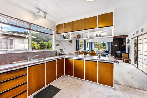 Photo of property in 20 Holland Street, Wainuiomata, Lower Hutt, 5014