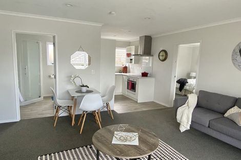 Photo of property in 3 Cornwall Street, Te Atatu South, Auckland, 0610