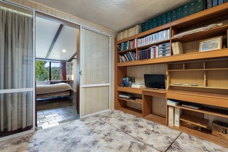 Photo of property in 16 Spencer Road, Pinehill, Auckland, 0632