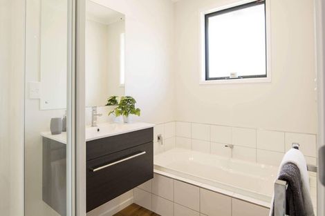 Photo of property in 671 Frankley Road, Hurworth, New Plymouth, 4371