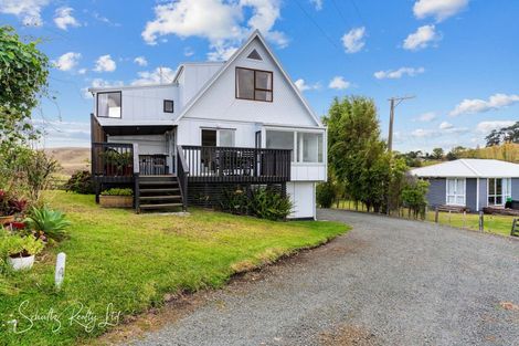 Photo of property in 38 Oxford Street, Whakapirau, Maungaturoto, 0583
