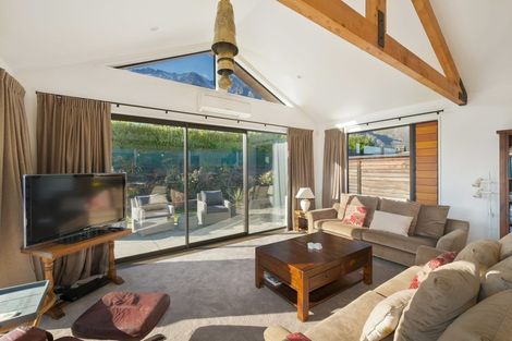 Photo of property in 1 Skye Lane, Jacks Point, Queenstown, 9371