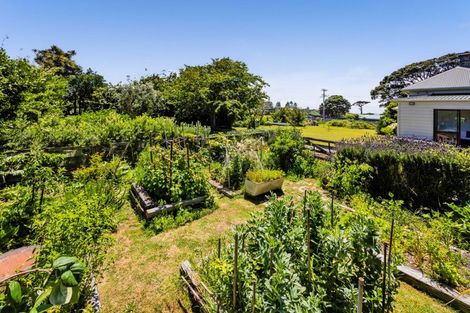 Photo of property in 207 Egmont Street, Patea, 4520