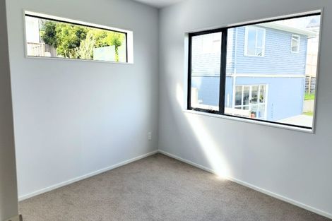 Photo of property in 44b Cyclarama Crescent, Massey, Auckland, 0614