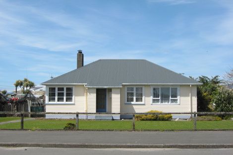 Photo of property in 19 Palmerston Street, Westport, 7825
