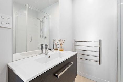 Photo of property in Frank Sargeson Apts, 207/74 Anzac Street, Takapuna, Auckland, 0622