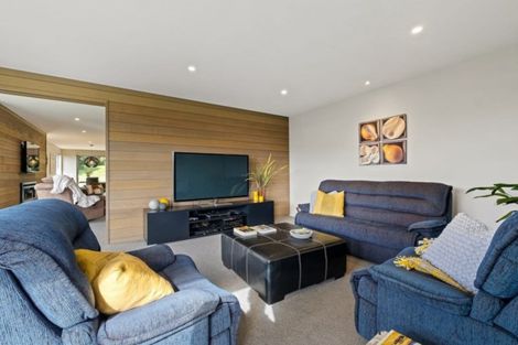 Photo of property in 12 Edgewood Place, Wanaka, 9305