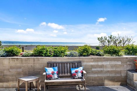 Photo of property in 2 North Terrace, Westshore, Napier, 4110