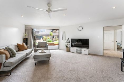 Photo of property in 9 Renoir Street, West Harbour, Auckland, 0618