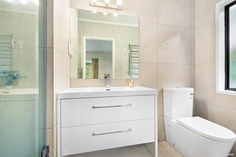 Photo of property in 11 Hiwihau Place, Glenfield, Auckland, 0629