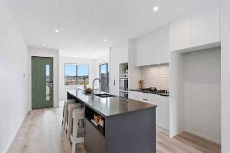 Photo of property in 5 Aquamarine Road, Rosehill, Papakura, 2113