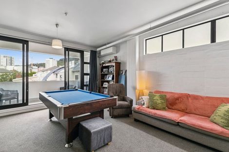 Photo of property in Endeavour Apartments, 18/125u Thorndon Quay, Pipitea, Wellington, 6011