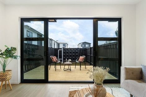 Photo of property in 1/9 Blanes Road, Weymouth, Auckland, 2103