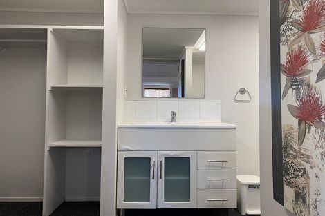 Photo of property in 22 Marie Crescent, Te Atatu South, Auckland, 0610