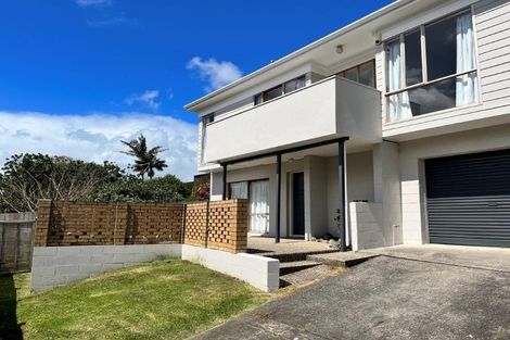 Photo of property in 12 Prince Regent Drive, Half Moon Bay, Auckland, 2012