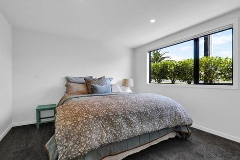 Photo of property in 2 Wairau Road, Oakura, 4374
