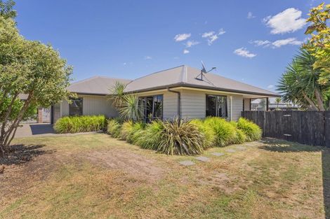 Photo of property in 9 Jacaranda Drive, Whitianga, 3510