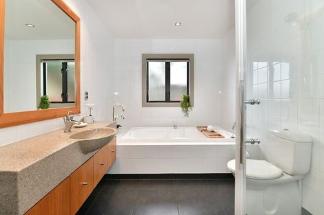 Photo of property in 37 Grovenor Drive, Orewa, 0931