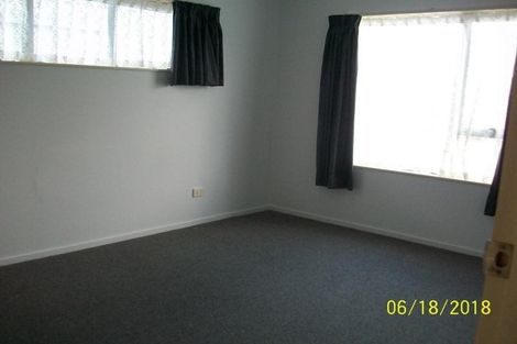 Photo of property in 1/10 Netherlands Avenue, Kelston, Auckland, 0602